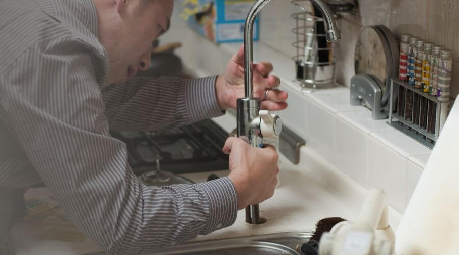 Local water heater installation in Des Plaines, IL
